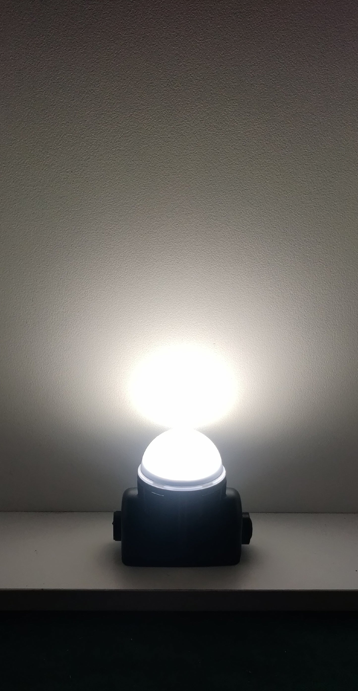 OEX Heavy Duty LED Work Light With Magnet & Hook Rechargeable LLX70001
