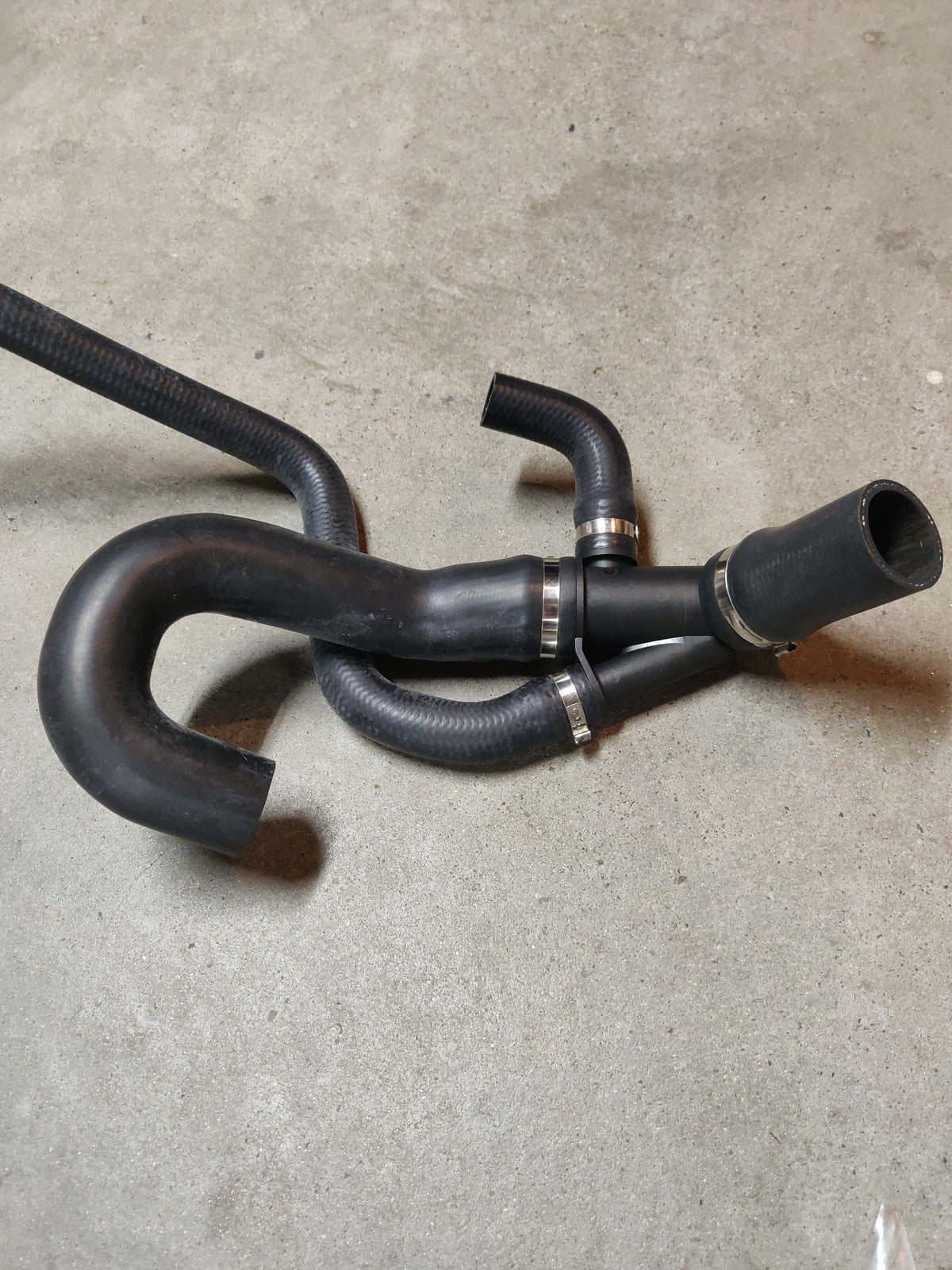 Land Rover Discovery 2 4.0L V8 Bottom Radiator Hose PEH000080 1998–2004