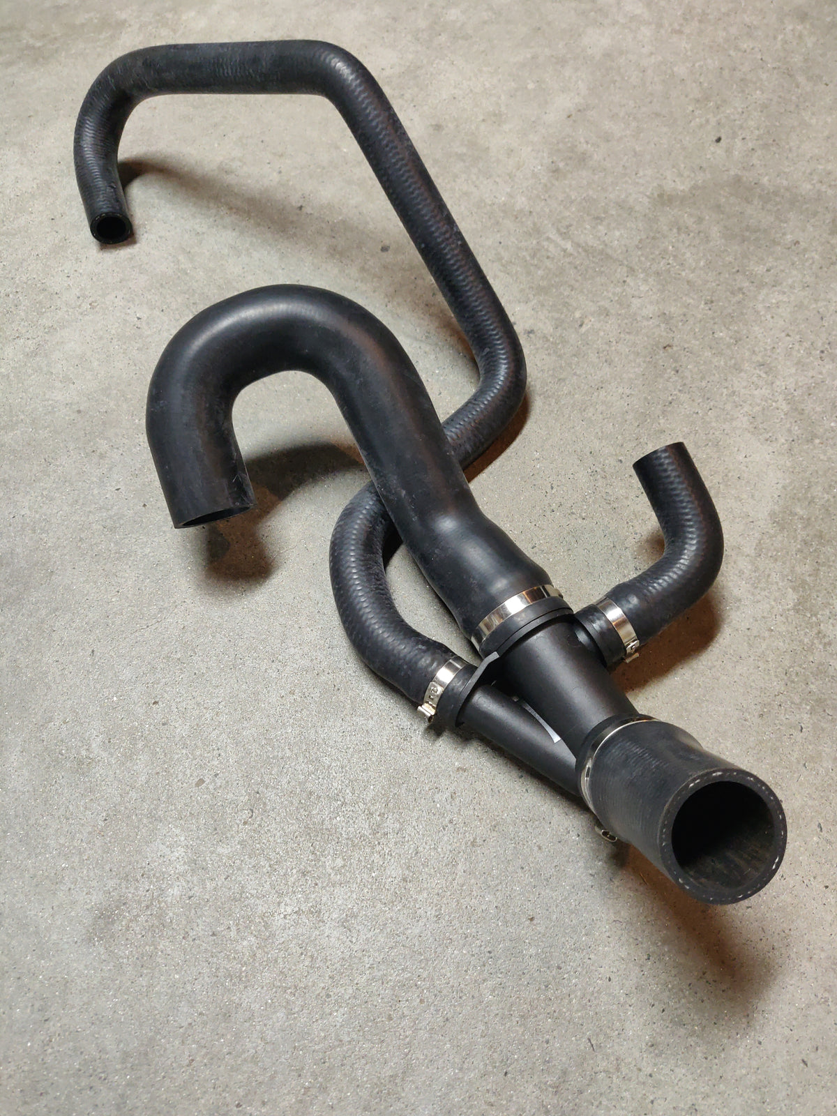 Land Rover Discovery 2 4.0L V8 Bottom Radiator Hose PEH000080 1998–2004