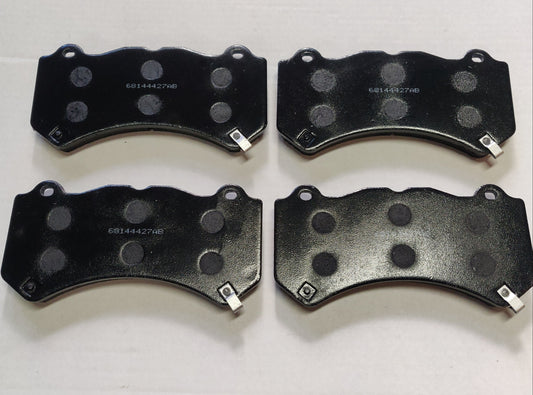 Front Brake Pads For Brembo Jeep Grand Cherokee SRT8 68144427AB Refer DB2375