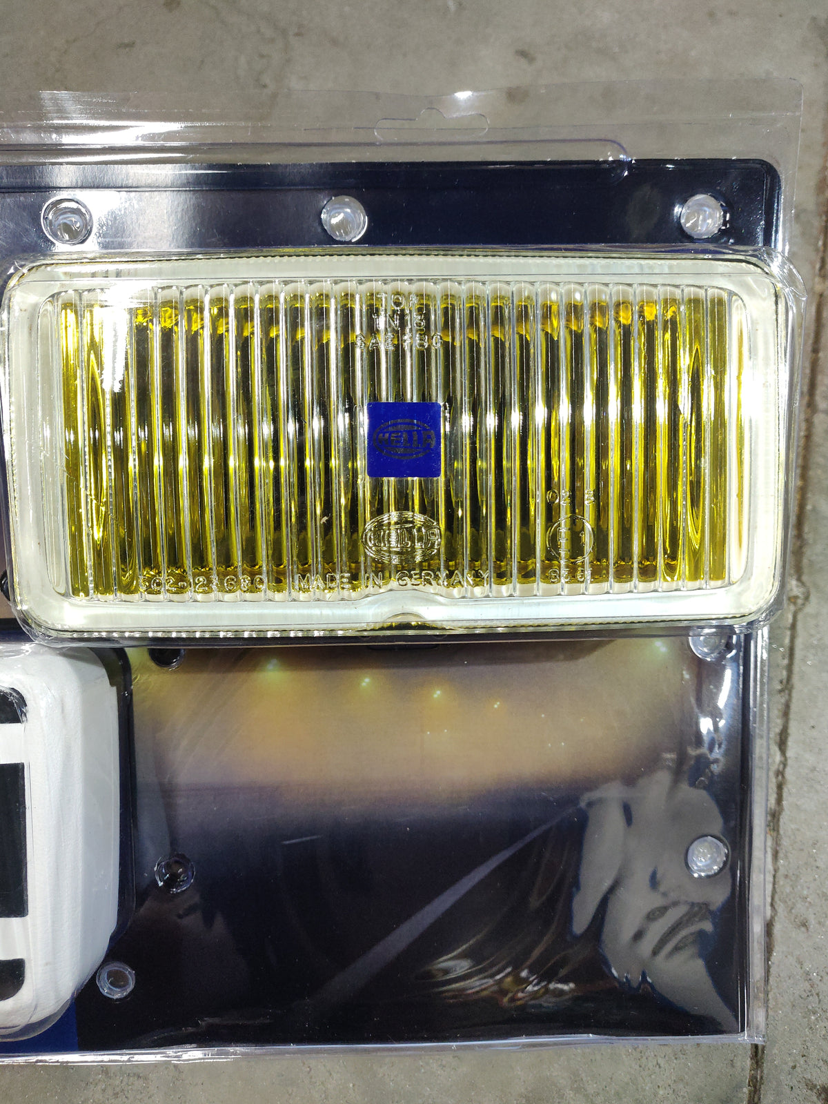 Hella 181 5632 Halogen 12V H3 55W Fog Lamp Kit