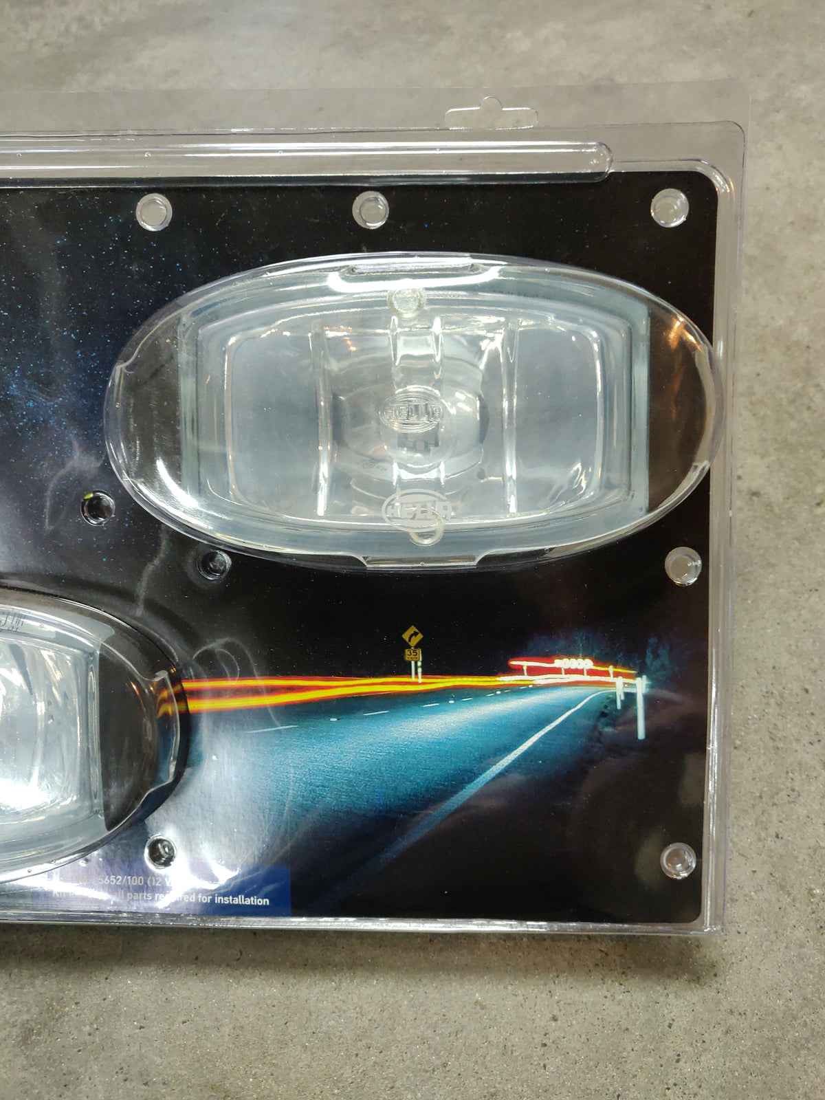 Hella Comet FF 550-100W Halogen 12V Driving Light Kit 5652/100