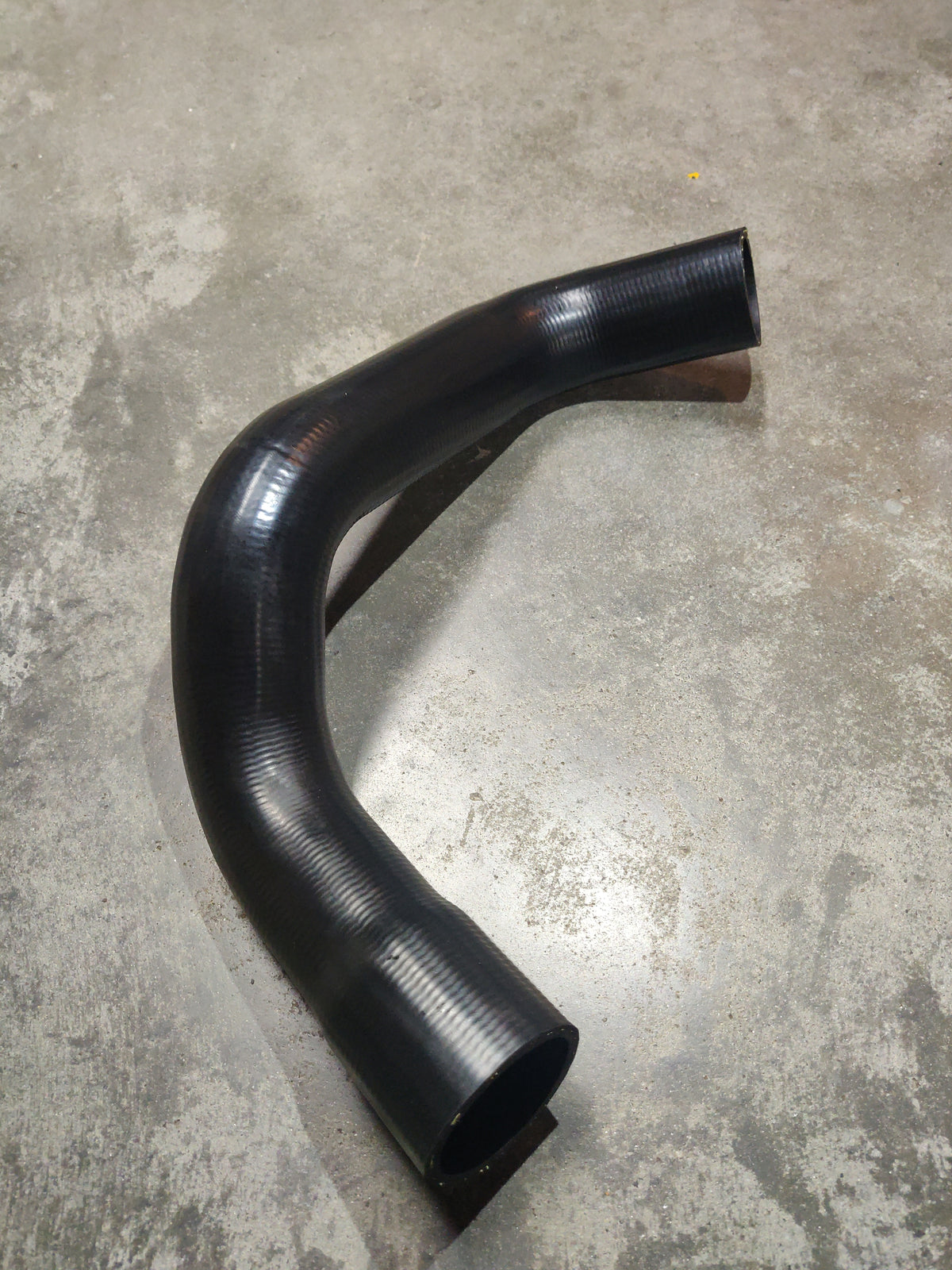 LH Intercooler Hose 4C116C646AE For Ford Transit 2.4L VH VJ 2002-2006