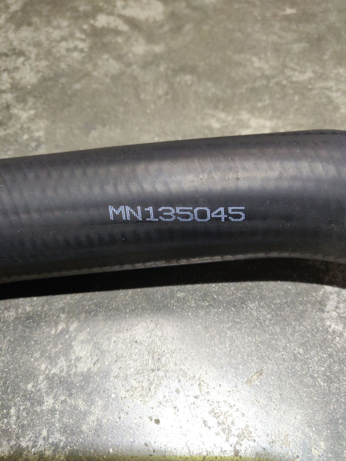 Lower Bottom Radiator Hose MN135045 For Mitsubishi Challenger PB Triton MN L200 4D56T