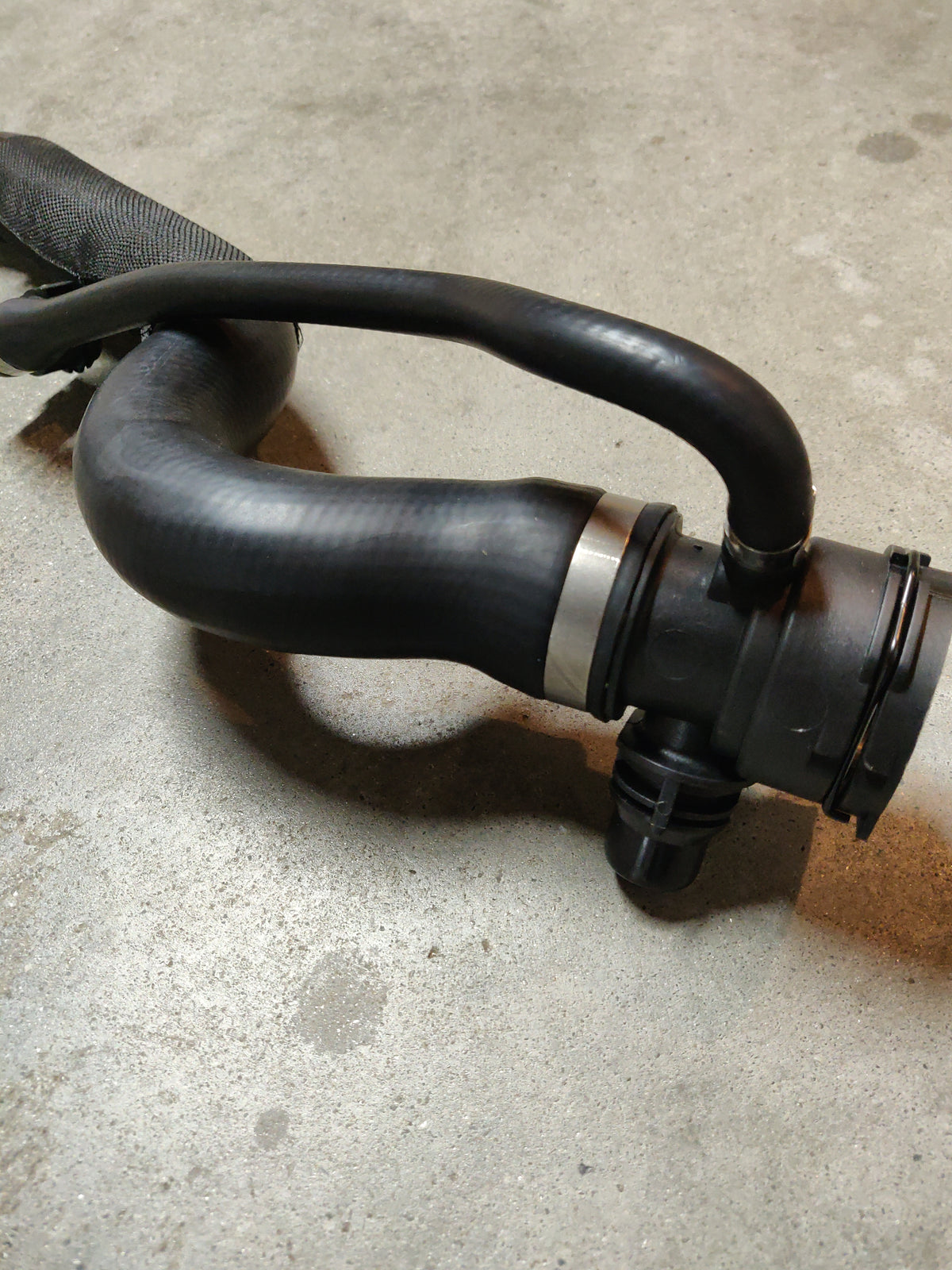 Radiator Upper Coolant Pipe Hose 17128511623 BMW X1 E92 E91 E90 E84 2005-2015