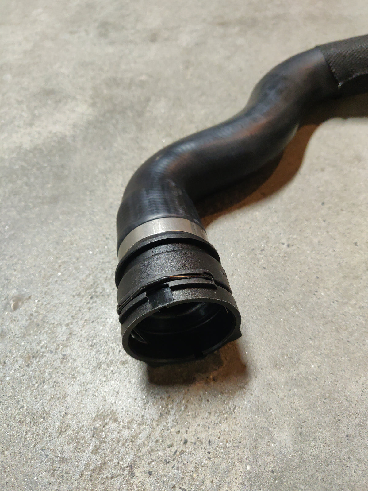 Radiator Upper Coolant Pipe Hose 17128511623 BMW X1 E92 E91 E90 E84 2005-2015