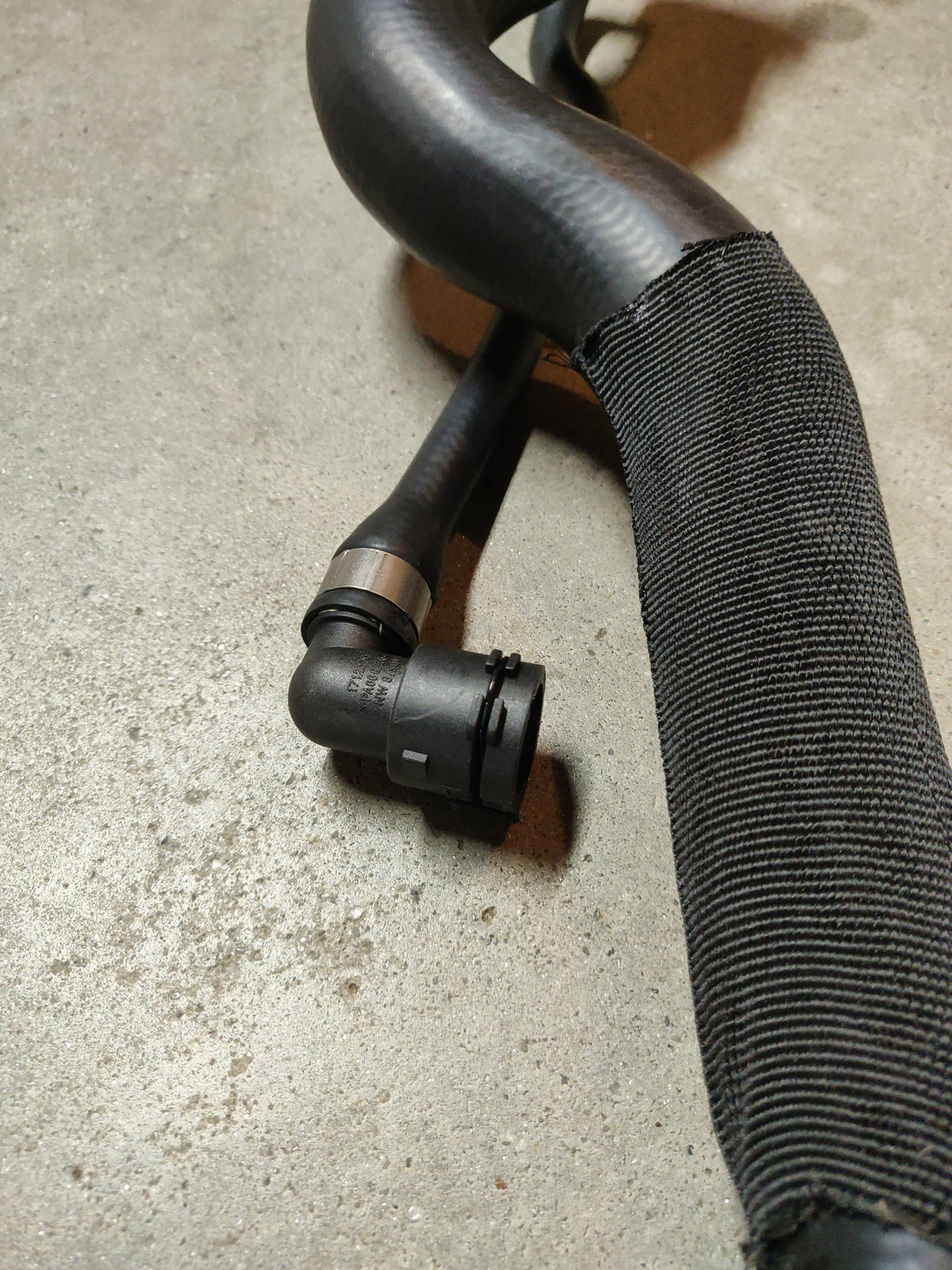 Radiator Upper Coolant Pipe Hose 17128511623 BMW X1 E92 E91 E90 E84 2005-2015