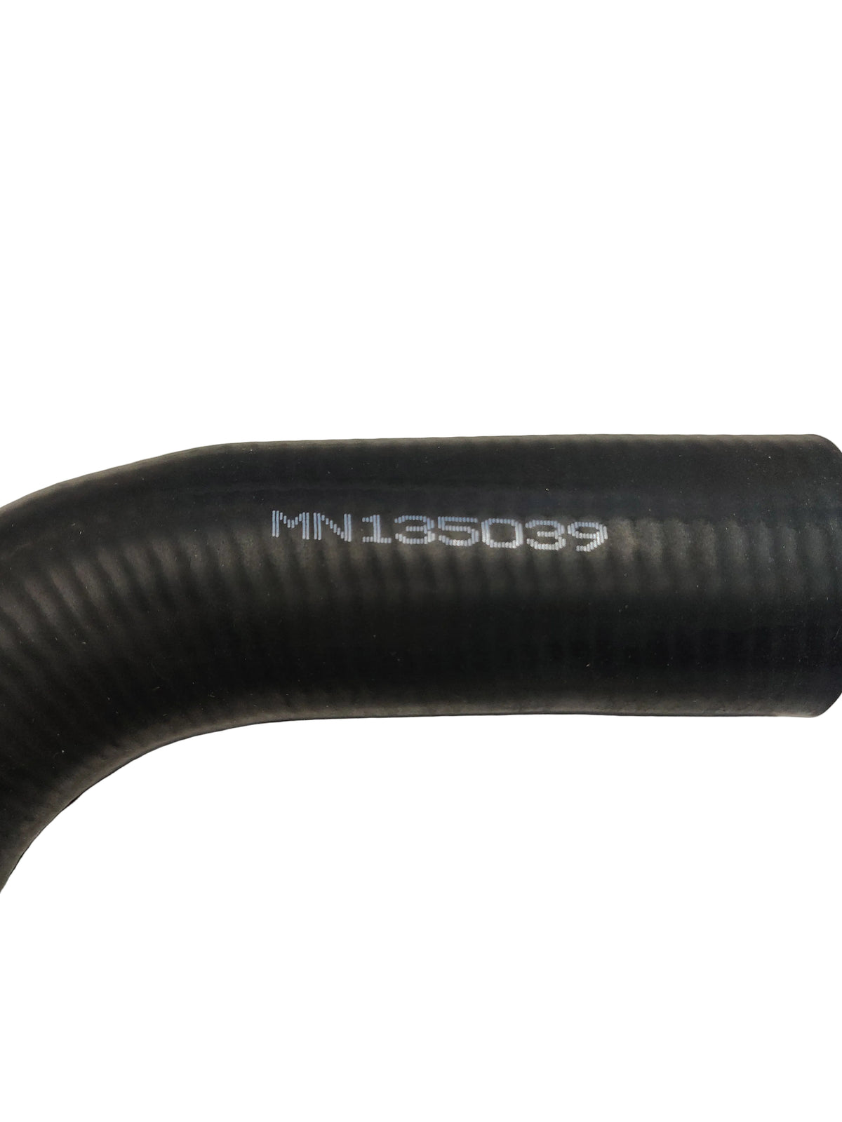 Upper Radiator Hose MN135039 For 2005-2019 Mitsubishi Triton ML MN 4D56 2.5L